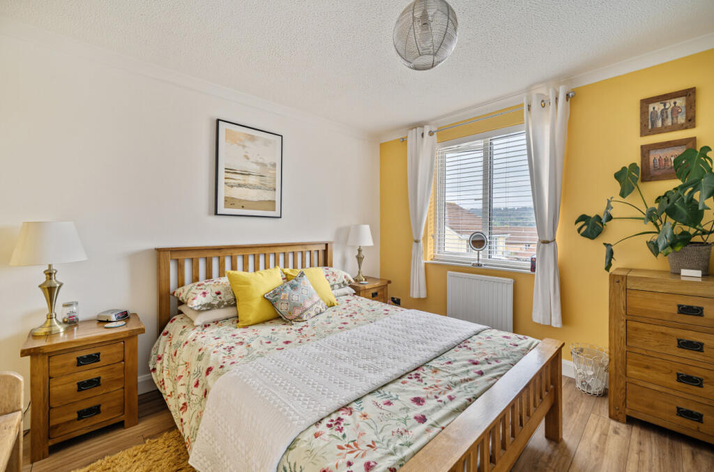 1365820-6-68ee1e1...