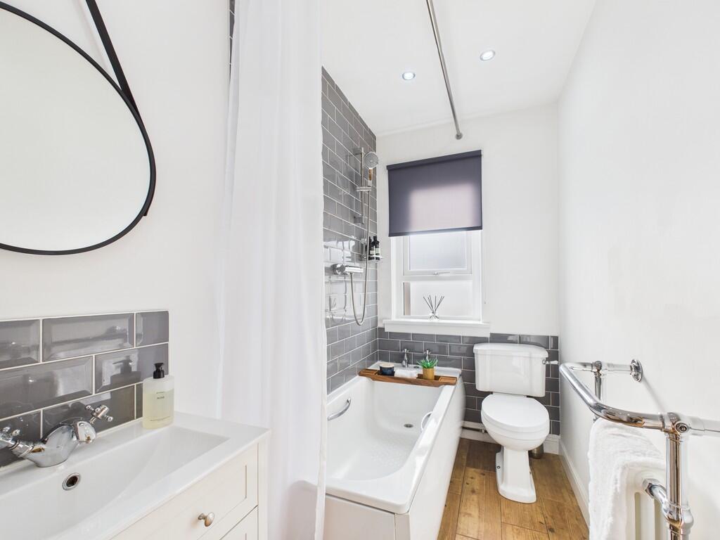 CAM05526G0-PR0038...