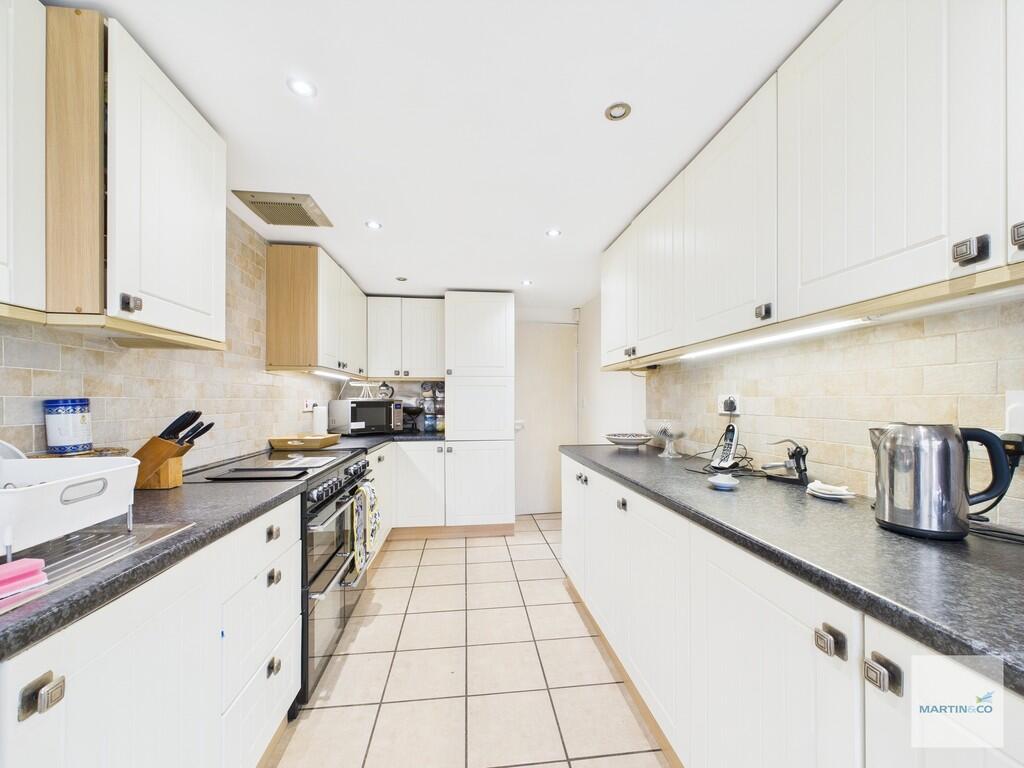 CAM03394G0-PR0258...