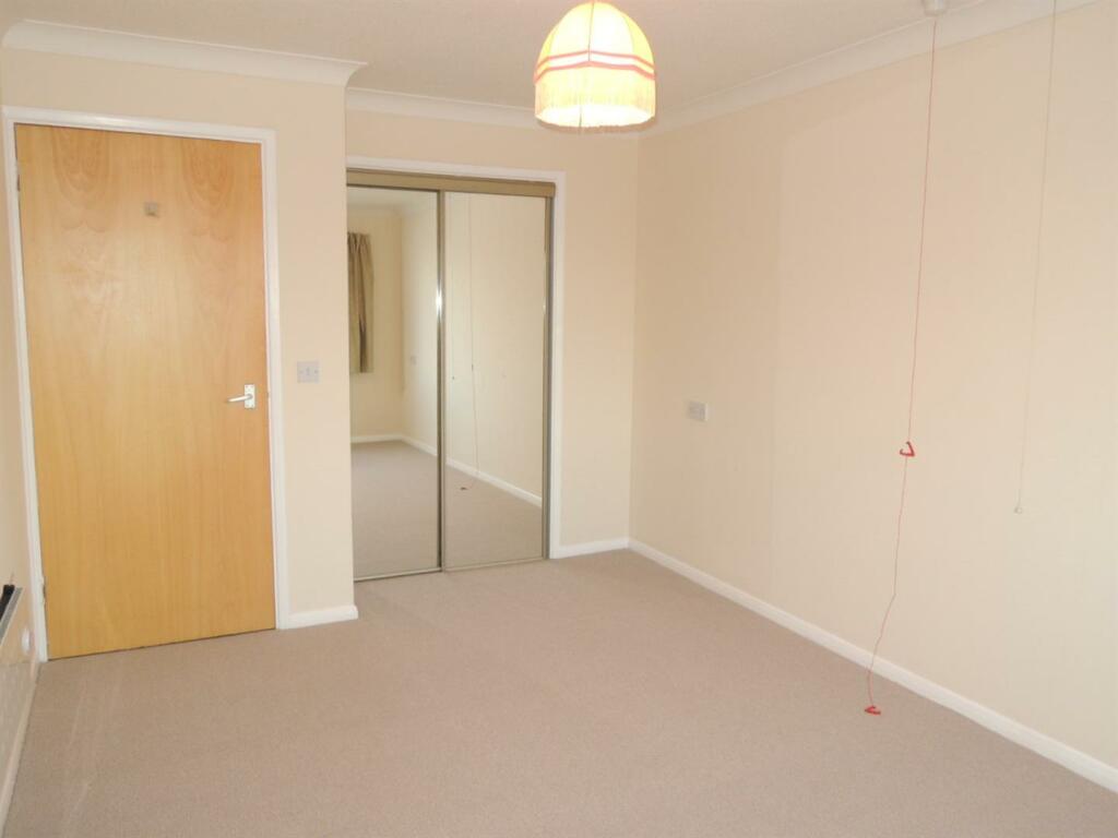 Bedroom: