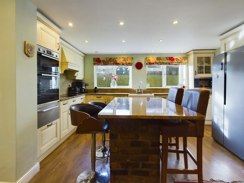 CAM02854G0-PR0306...