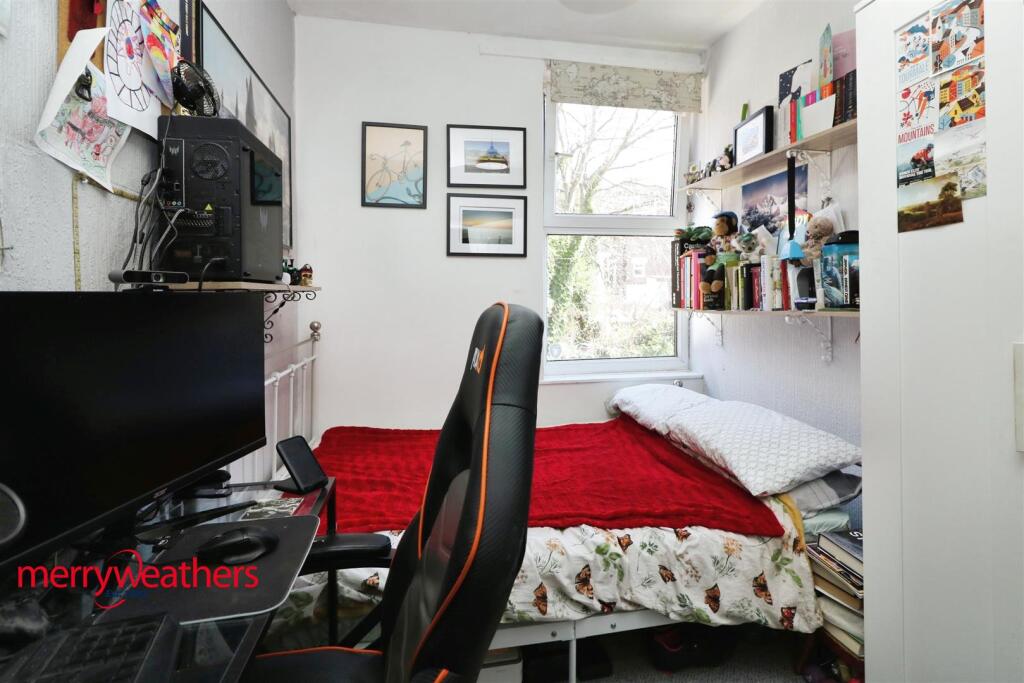 REAR BEDROOM