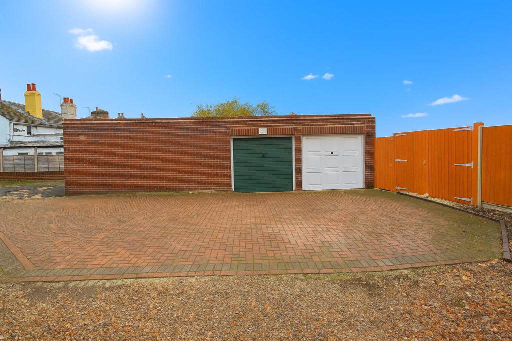 ChatGPT Image Nov 6, 2025, 03_19_27 PM.png