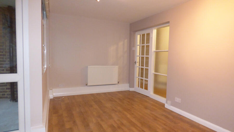 LOUNGE / DINING ROOM