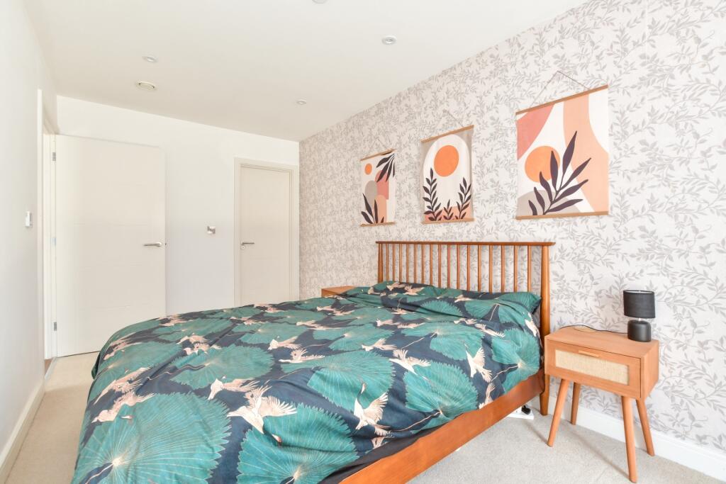 901gzhqq - bedroo...