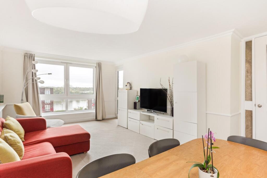 Flat 18, Rosebank...