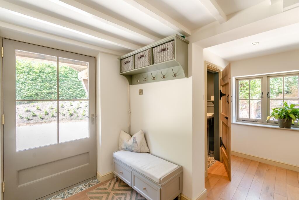 8654268-interior14
