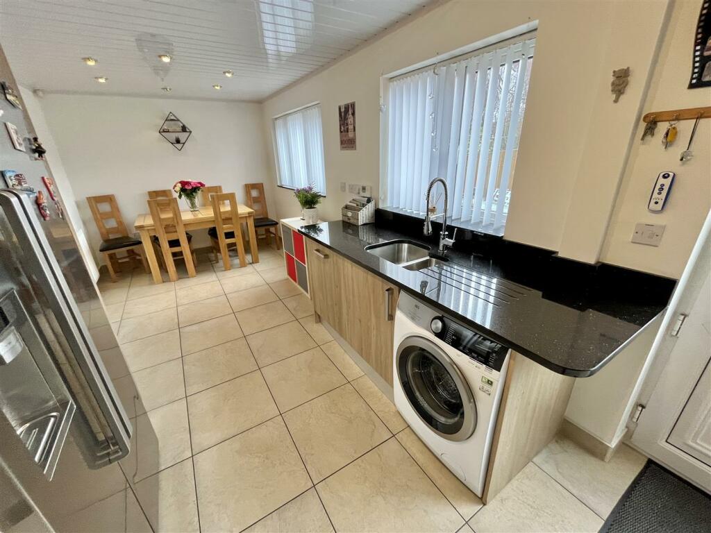 Dining Kitchen Aspect 6.jpg