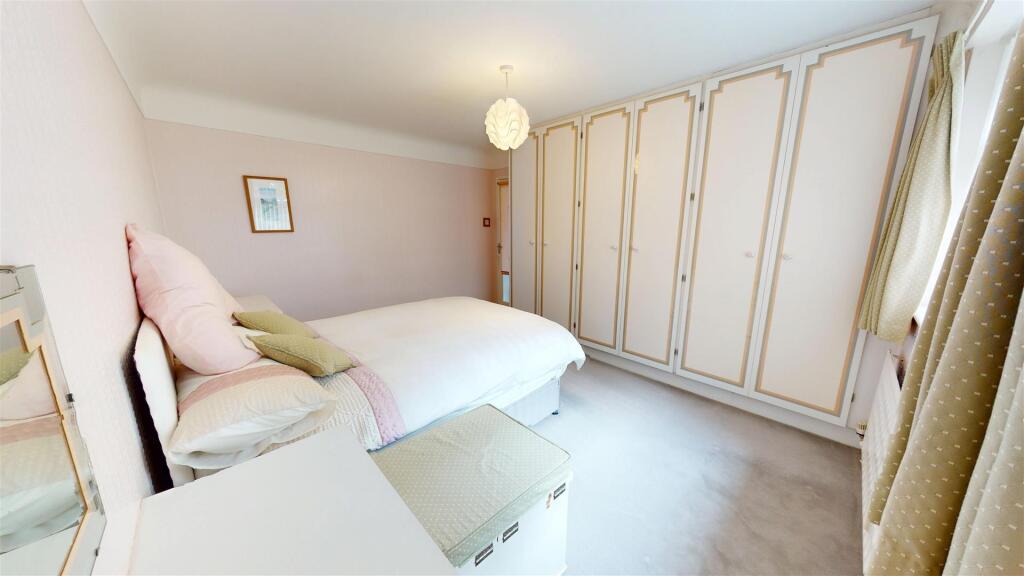 Longwood Close Bedroom