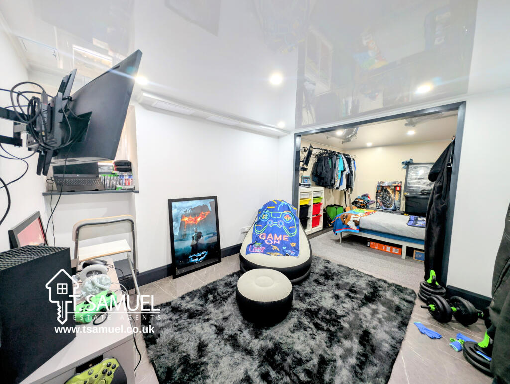 Studio/Bedroom 4