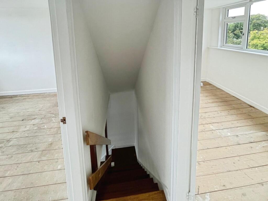 031500c2--4350-AC4B-4BA23BA54AD7-35290-000004C01C6