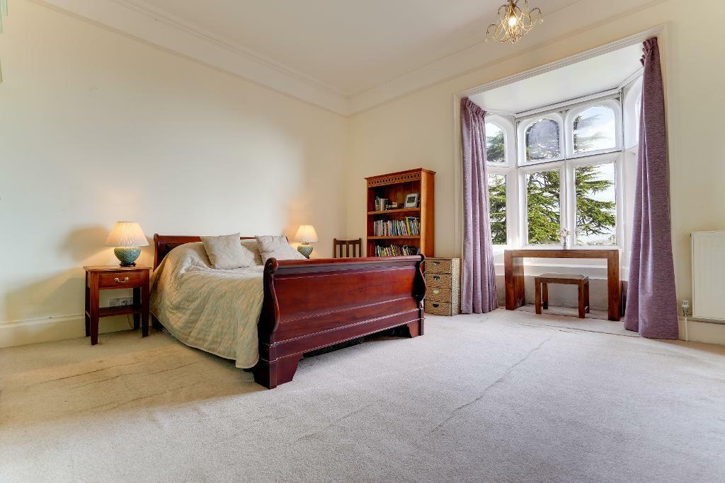 Main bedroom with ensuite shower &amp; bath