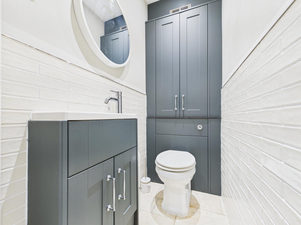 CAM01354G0-PR0600-STILL018