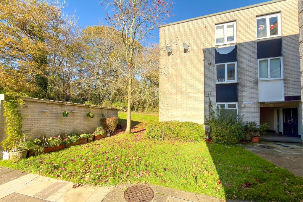 Call 02920 454555 to secure your viewing_11