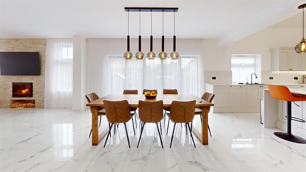 95-Beacon-Road-Dining-Room.jpg