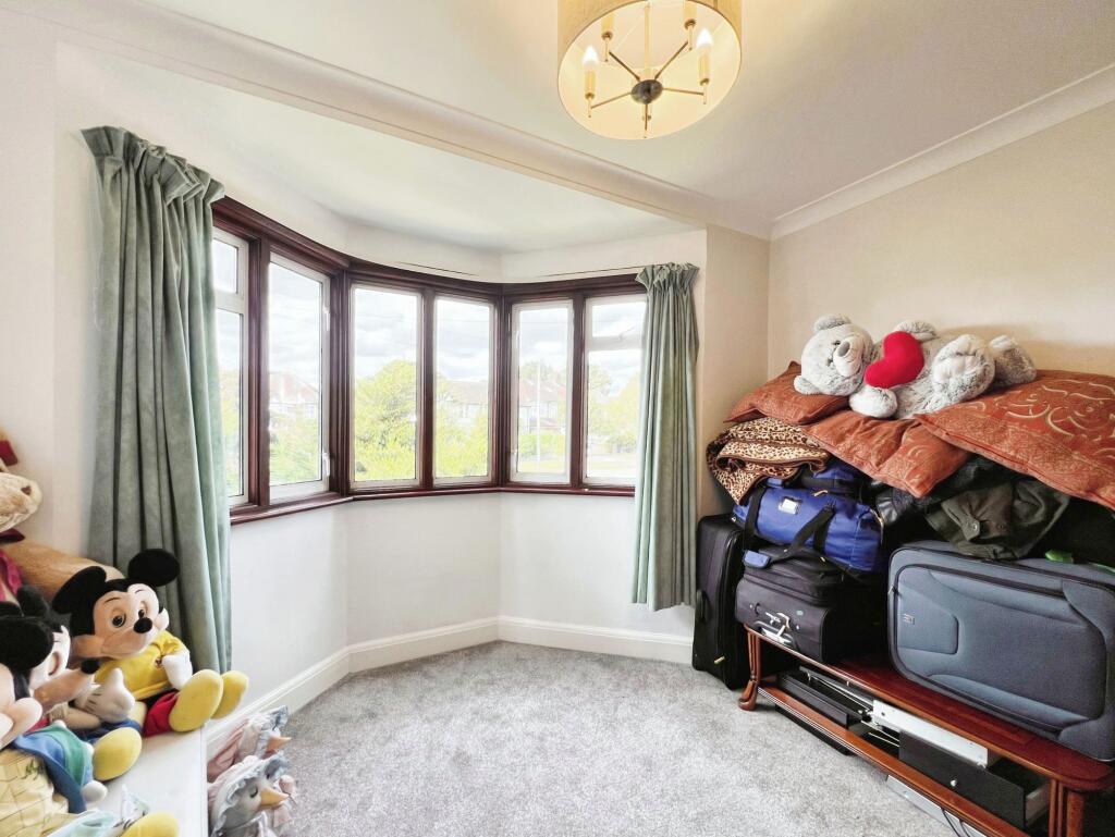 BEDROOM 4