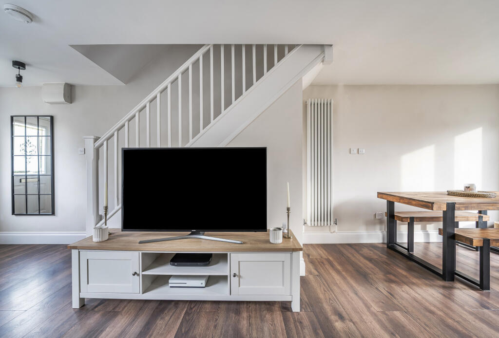 1355131-2-68c9976...