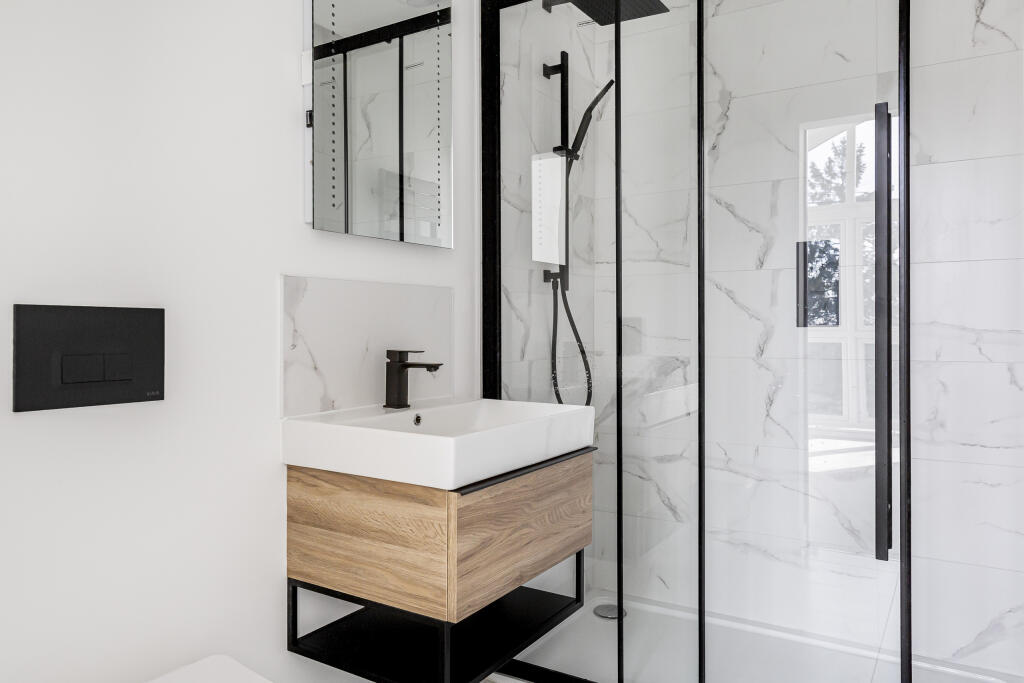en suite 2.JPG