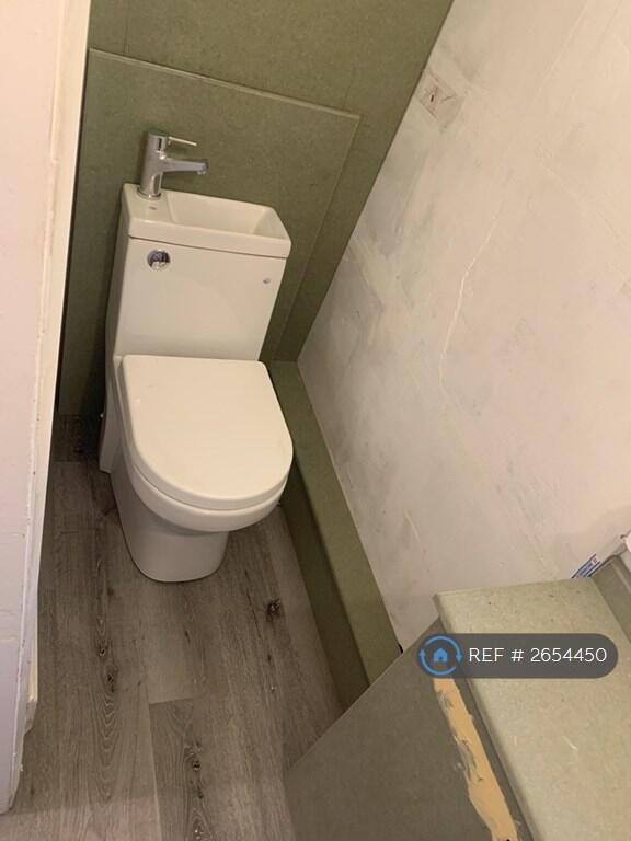 Under Stairs Toilet/Basin