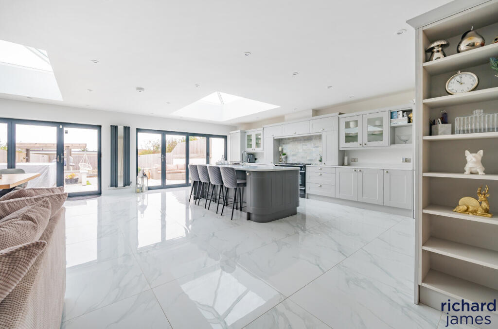 6f10ee57-be6d-499...