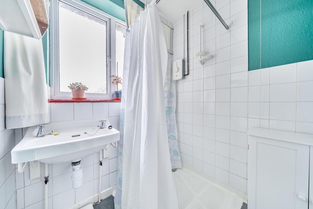 1369261-10-68f130...