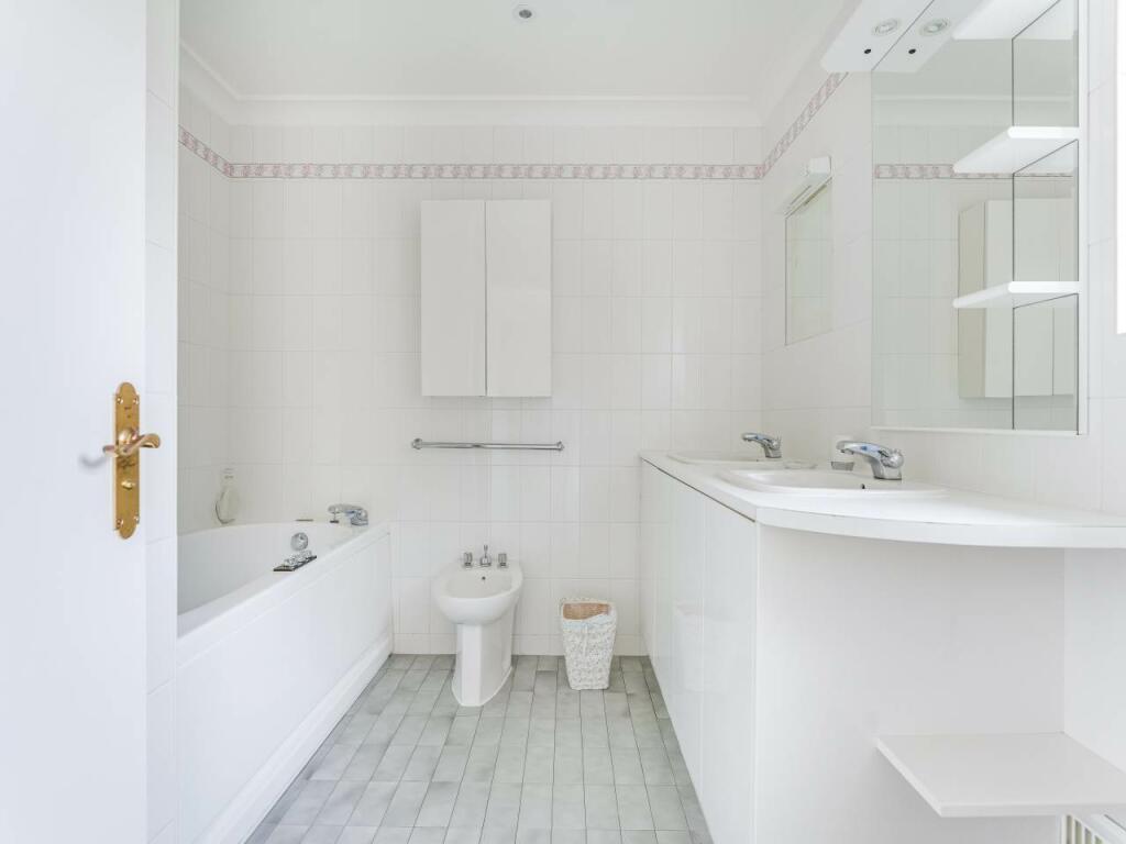 Ensuite to Master