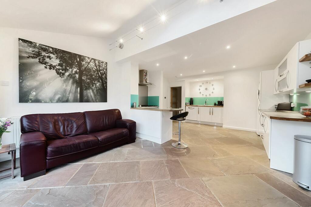 Kitchen/Living Room