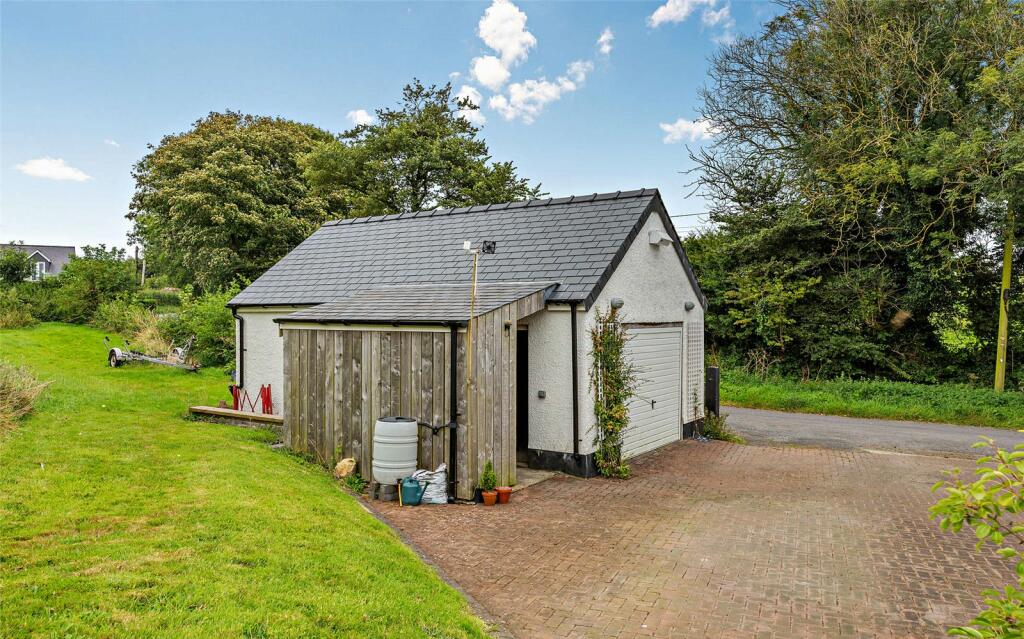 Garage/Workshop