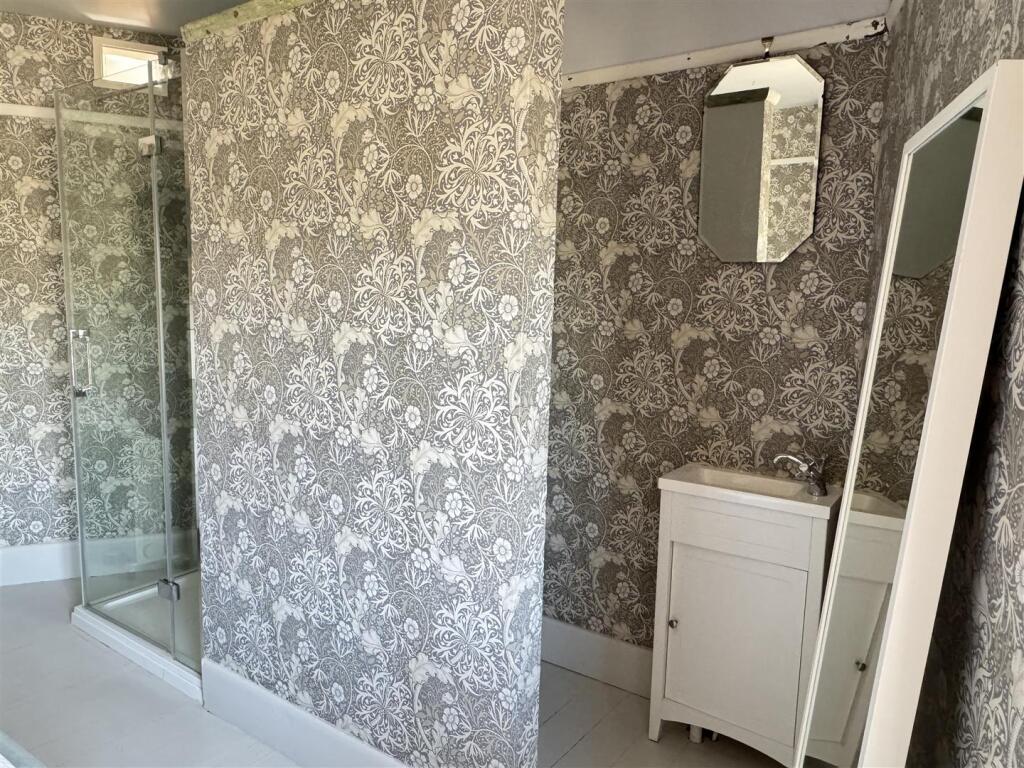 Bedroom One Ensuite