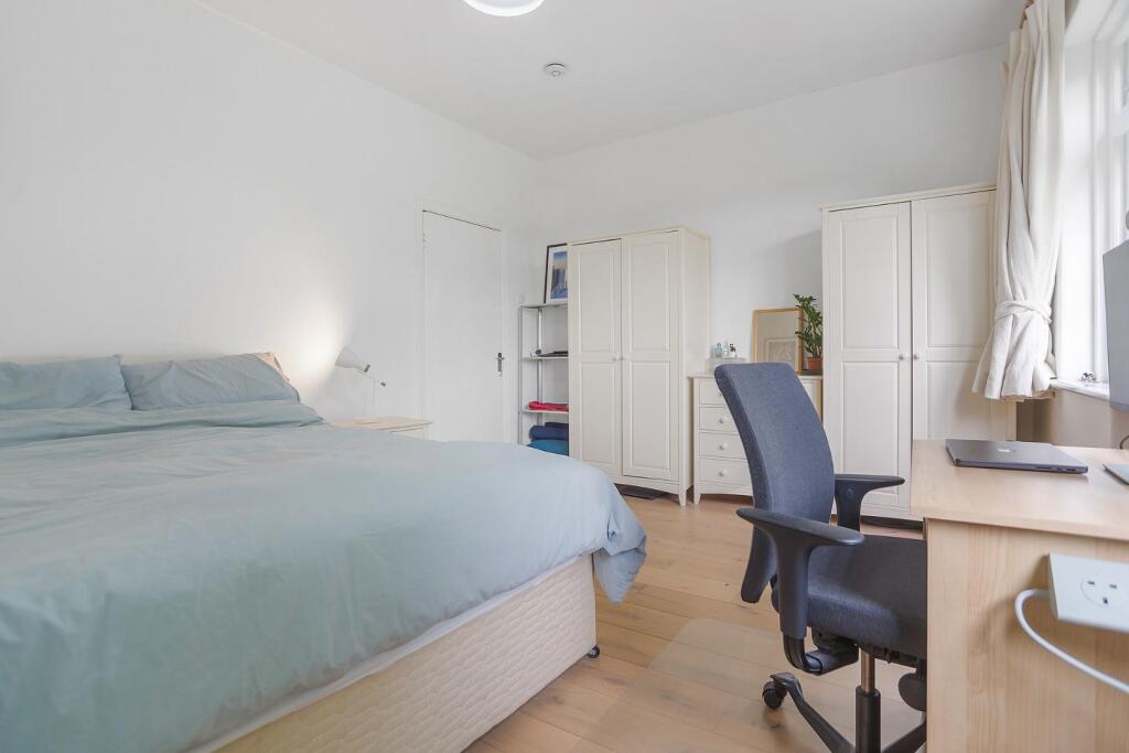 Bedroom 2.JPG