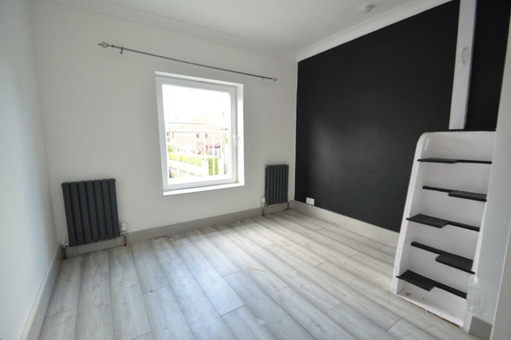 10 East Mill bedroom one.JPG
