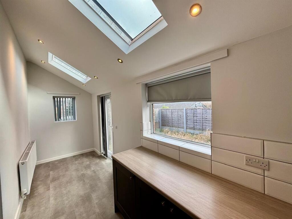 Extended Dining Kitchen: