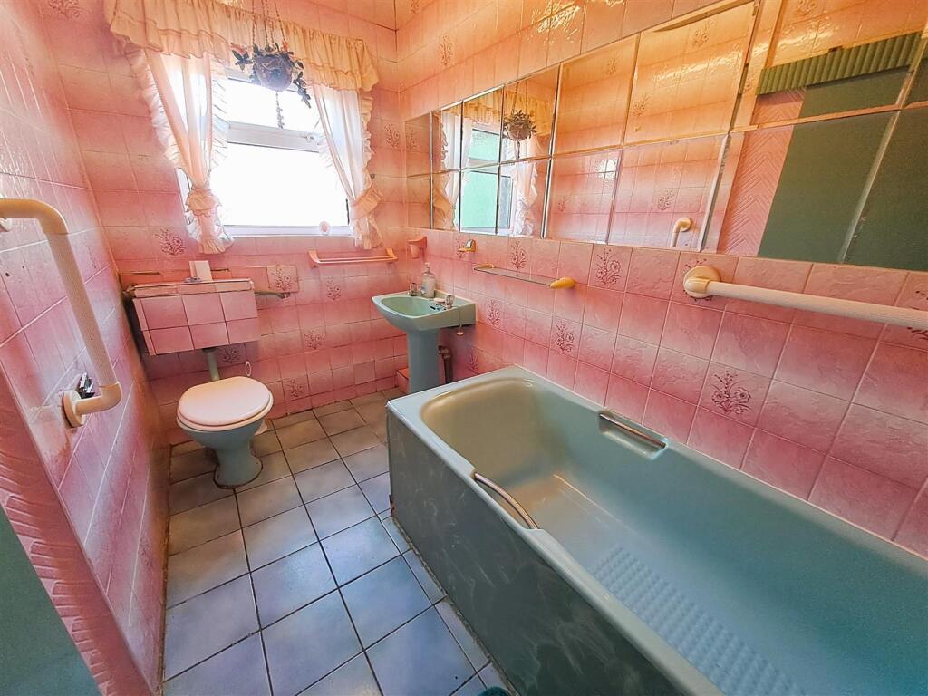 Ground Floor Bathroom
