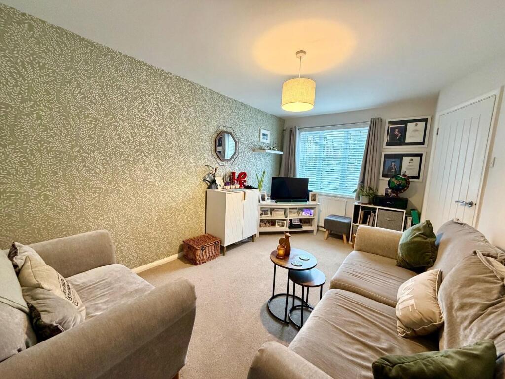 Lounge 2.jpg