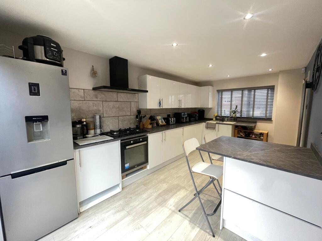 BREAKFAST KITCHEN