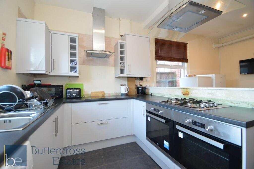 Kitchen (2)