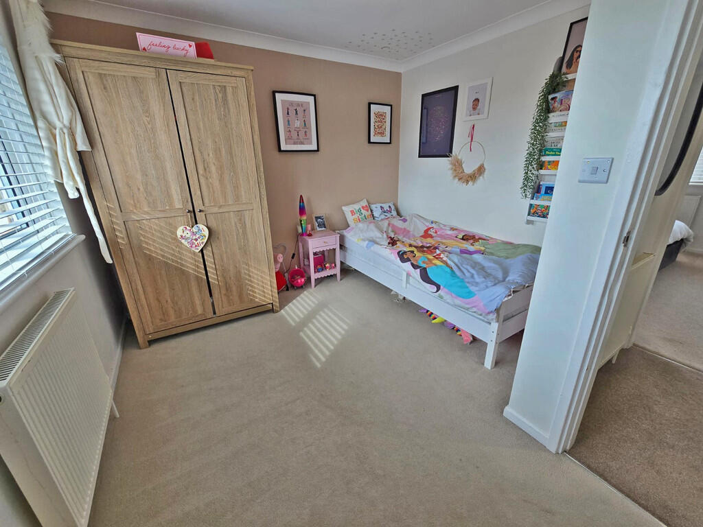 Second bedroom (5...