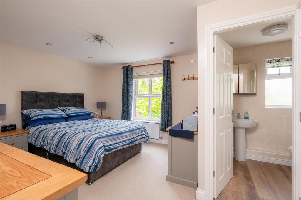 15 Whiterose drive-6.jpg