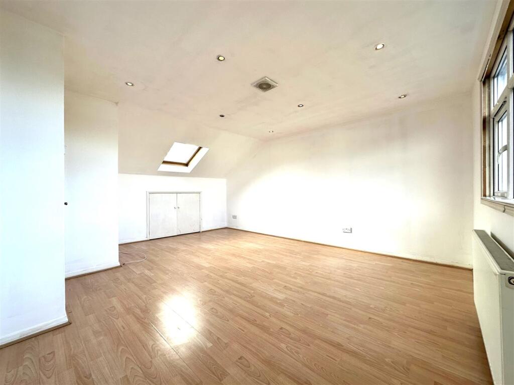 Bedroom 1 Aspect 2