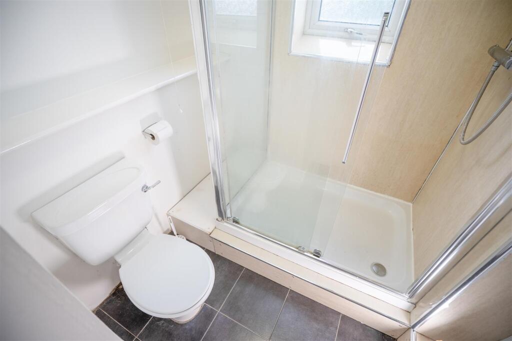 36 brighton terrace road shower room1.jpg