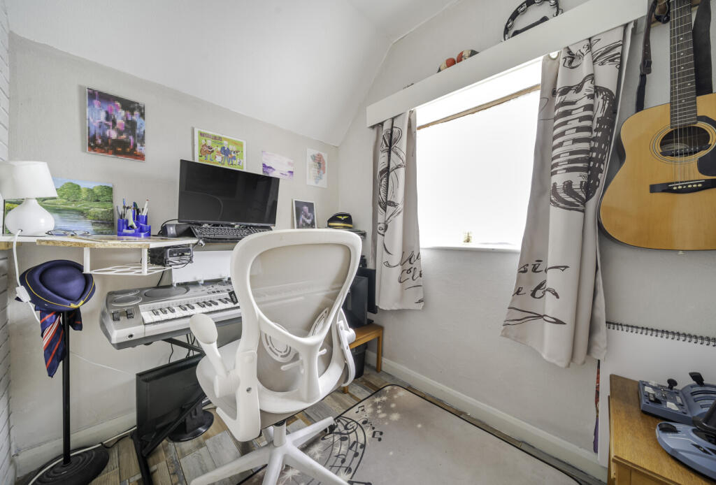 1341889-9-68a4464...