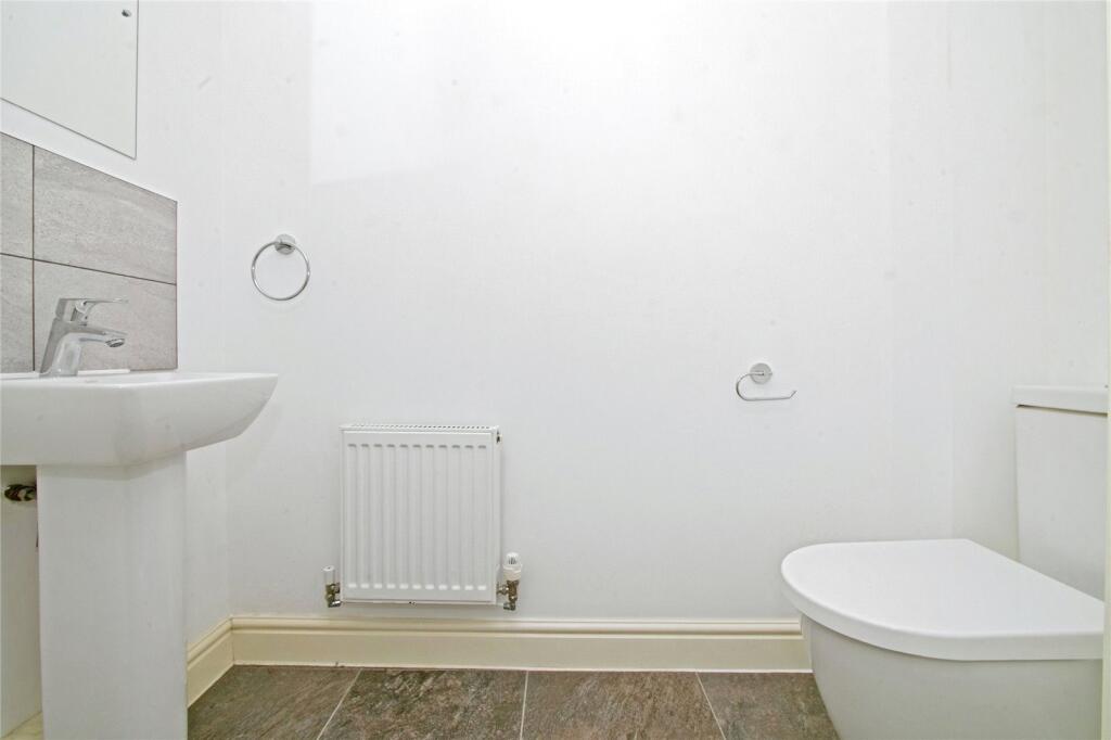 Gf Cloackroom