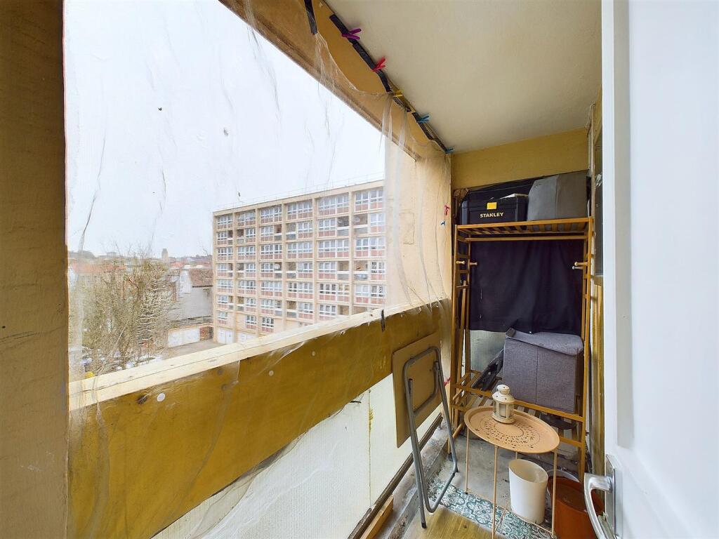 11 - 3 Bed Maisonette.jpg