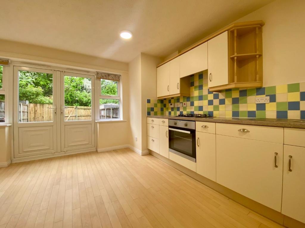 Dining Kitchen Aspect 3