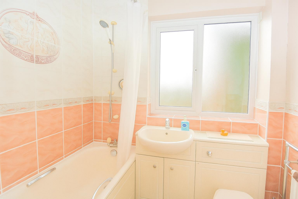 ChatGPT Image Nov 6, 2025, 04_07_09 PM.png