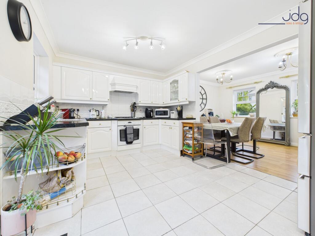 Kitchen &amp; Dining Area