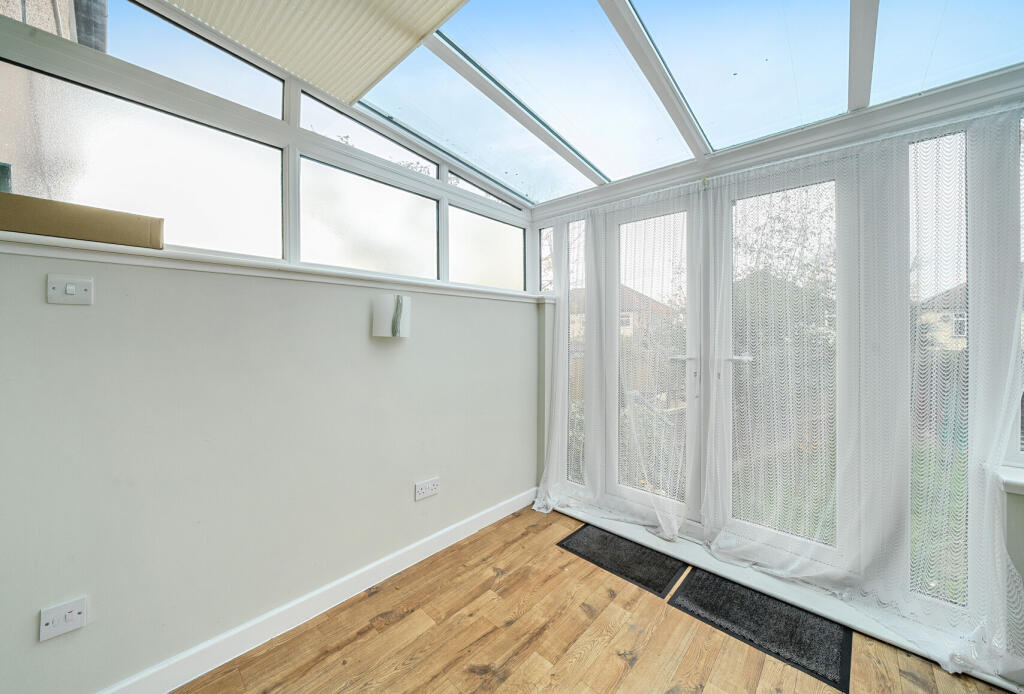 1375748-12-690b29...