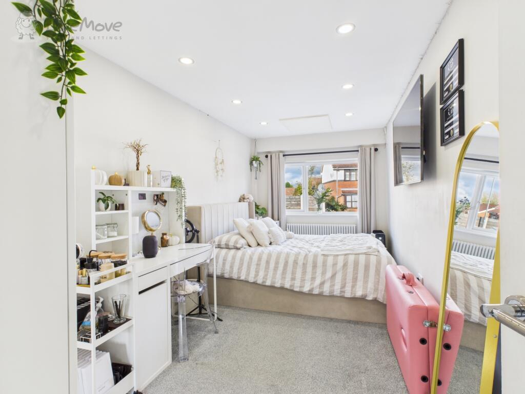 CAM05065G0-PR0015-STILL015