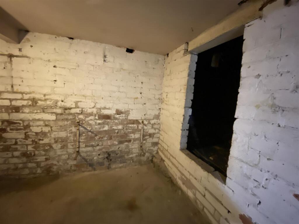 Garage:
