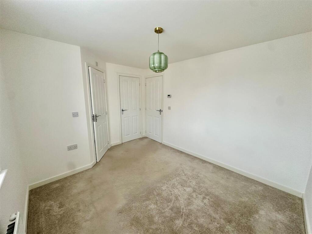 main bedroom 2.jpg